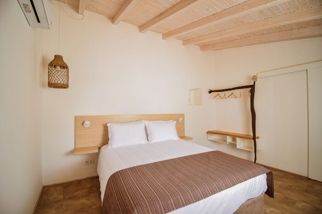 Alojamento - t1-quarto com cabideiro